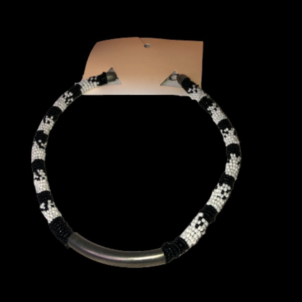 Urban Outfitters Black And White Seed Necklace 18”